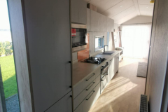 916c697a-c780-461c-98dd-dee2903640b6